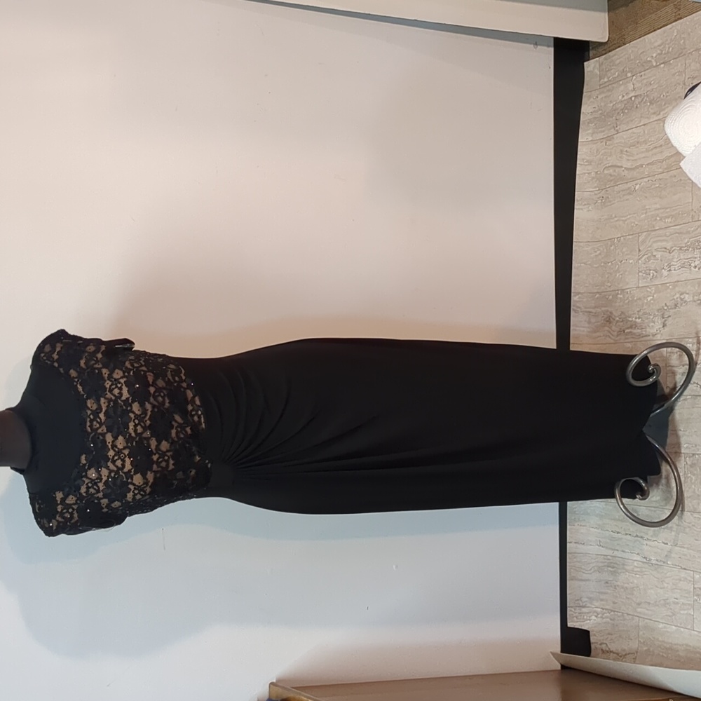 Connected Apparel Black and Tan Sleeveless Sheath Gown